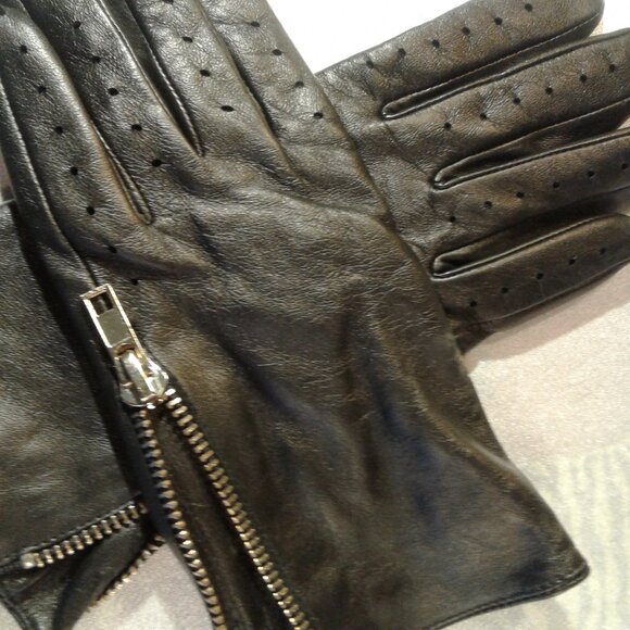 New! Cache Black Soft Leather Gloves with Gold Zipper - Picture 2 of 10